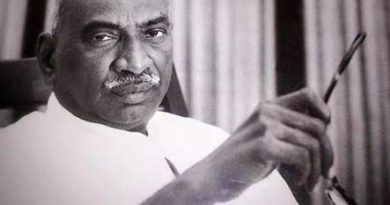 Kamarajar at office