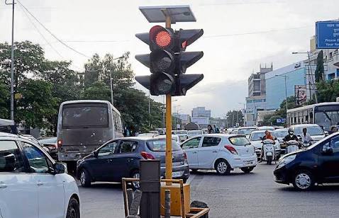 Vehicle crossing when Red Signal 