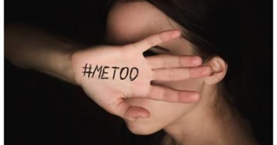 Women's sharing their past harassment experiences in twitter #MeToo Hastag